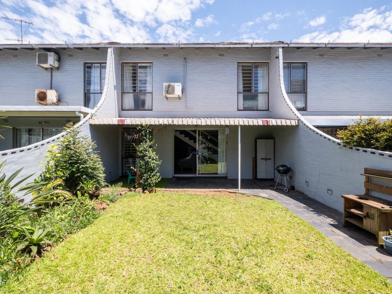 Charming Duplex in Leafy Essenwood - Photo 3