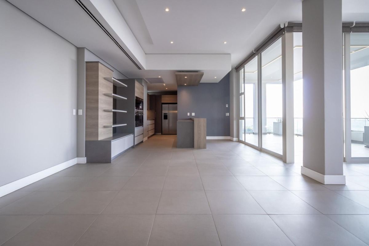 Sophisticated living above the City; 3-Bedrooms and 3-receptions in Rosebank CBD with amazing views! - Photo 3