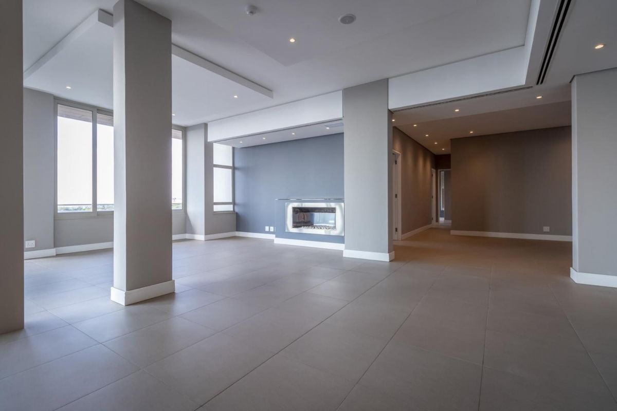 Sophisticated living above the City; 3-Bedrooms and 3-receptions in Rosebank CBD with amazing views! - Photo 5