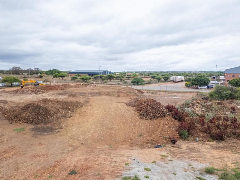 Strategically Positioned Industrial Stand - N1 Industrial Park - Photo 1