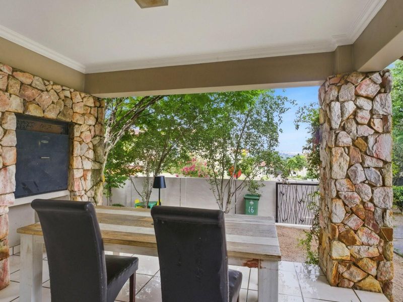 Modern 3-Bed, 2.5-Bath Double-Storey Cluster in Secure Bramble Bush Estate - Photo 4