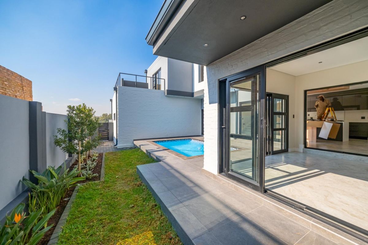 4 Bedroom Family Home in Fountainbrooks Estate - Photo 3