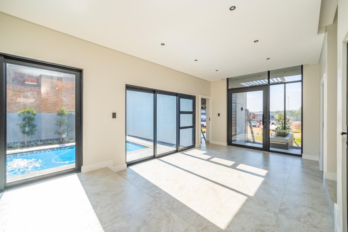 4 Bedroom Family Home in Fountainbrooks Estate - Photo 5