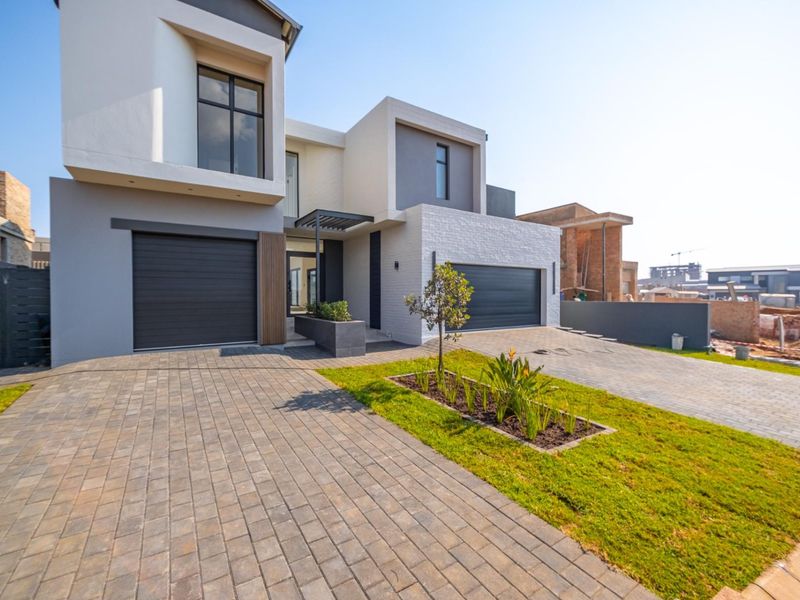 4 Bedroom Family Home in Fountainbrooks Estate - Photo 2