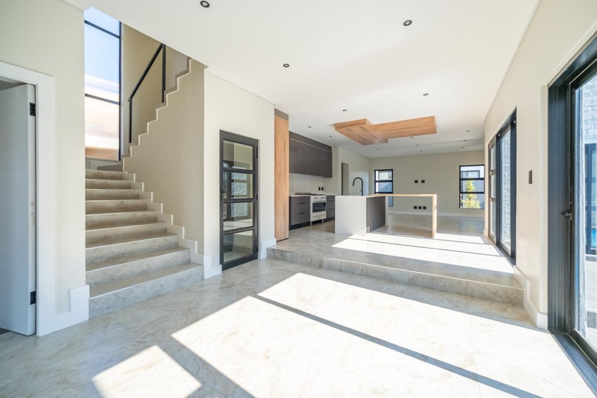 4 Bedroom Family Home in Fountainbrooks Estate - Photo 4