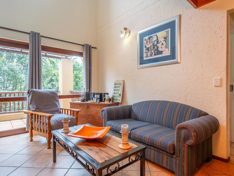 Top-Floor Luxury with Views: 1 Bed and Loft in Prime Fourways! - Photo 5