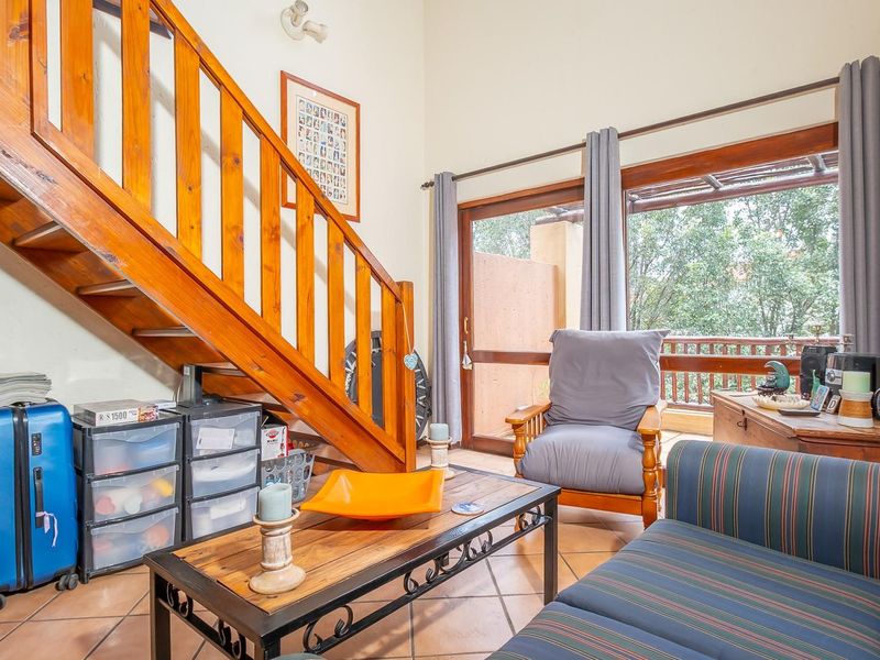 Top-Floor Luxury with Views: 1 Bed and Loft in Prime Fourways! - Photo 6