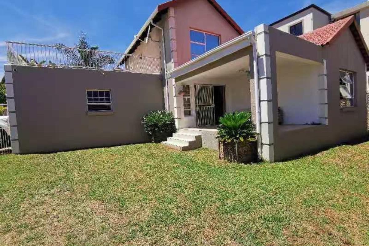 Modern Double-Storey Home in the Exclusive Broadacres Estate - Photo 3