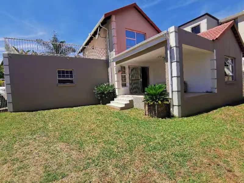 Modern Double-Storey Home in the Exclusive Broadacres Estate - Photo 3