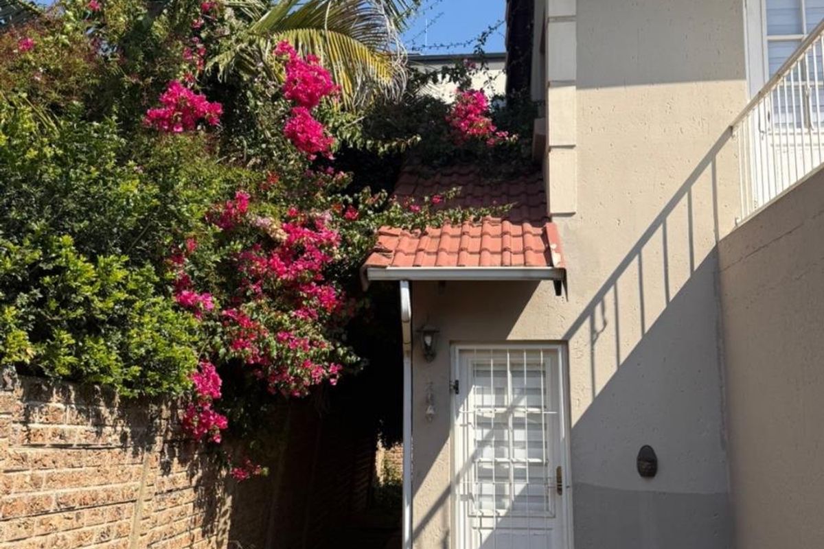 Modern Double-Storey Home in the Exclusive Broadacres Estate - Photo 2