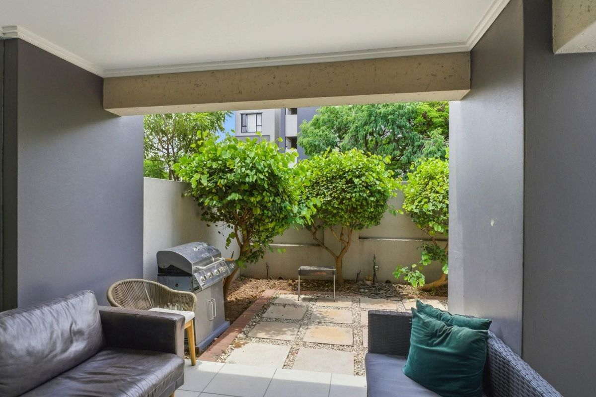 Lonehill Lifestyle: Secure, Smart Investment or Perfect Starter Home! - Photo 2