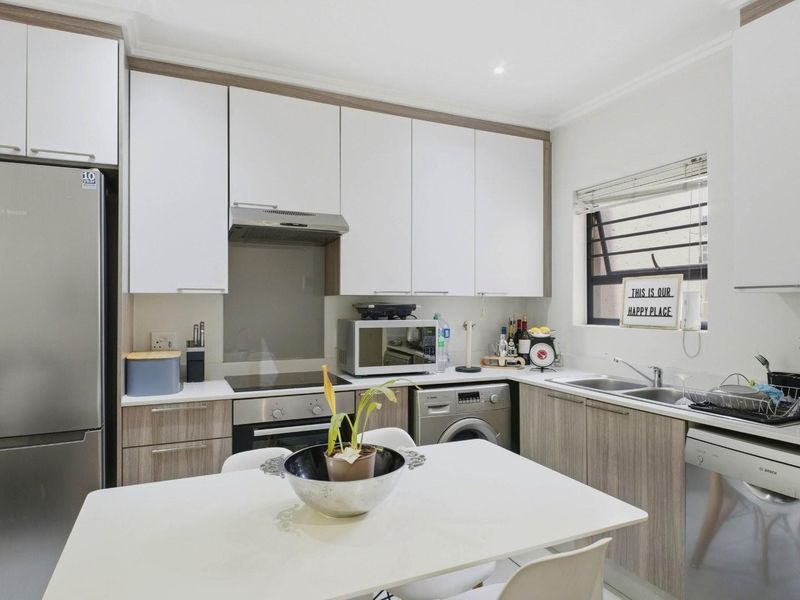 Lonehill Lifestyle: Secure, Smart Investment or Perfect Starter Home! - Photo 10