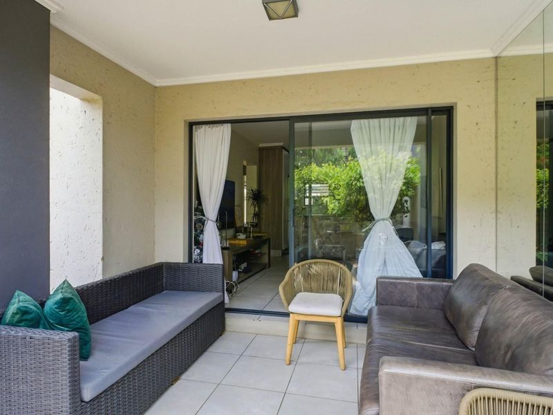 Lonehill Lifestyle: Secure, Smart Investment or Perfect Starter Home! - Photo 9