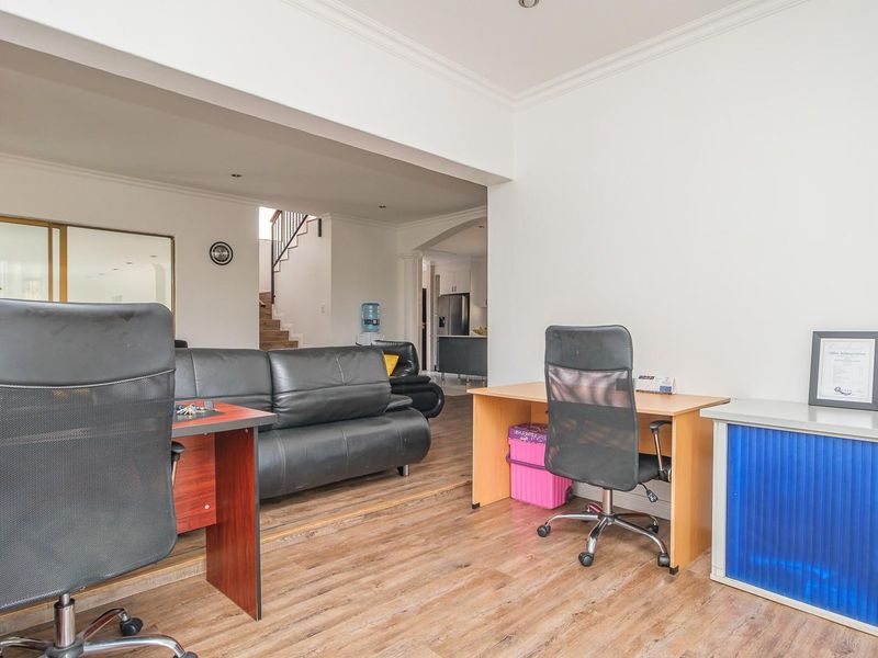 3-Bedroom Cluster in Sought-After Secure Estate - Photo 7