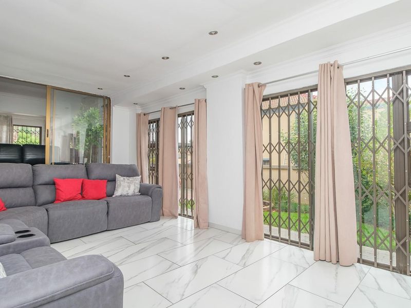 3-Bedroom Cluster in Sought-After Secure Estate - Photo 5