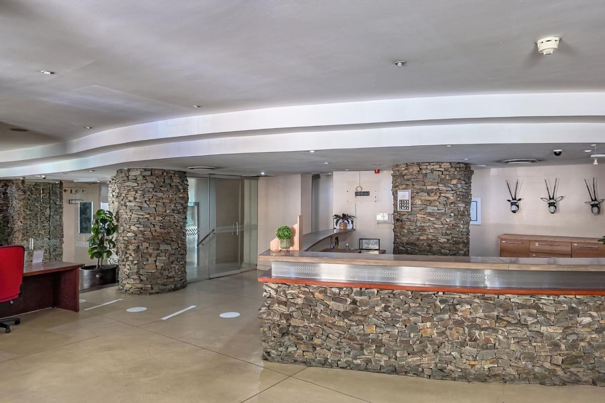 Stunning Apartment For Investors - Photo 5