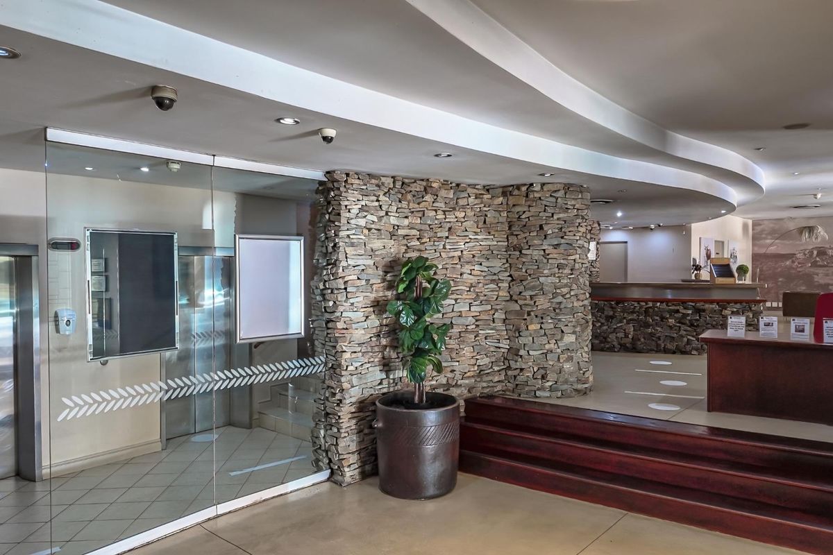 Stunning Apartment For Investors - Photo 2