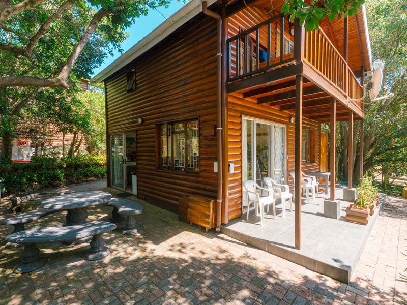 Brand new on the Market!  Wood Cabin Retreat in Nature Reserve • Lagoon, Beach Lifestyle, Hermanus - Photo 3