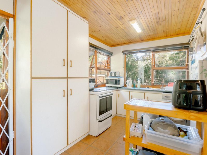 Wood Cabin Retreat in Nature Reserve • Lagoon, Beach Lifestyle, Hermanus - Photo 8