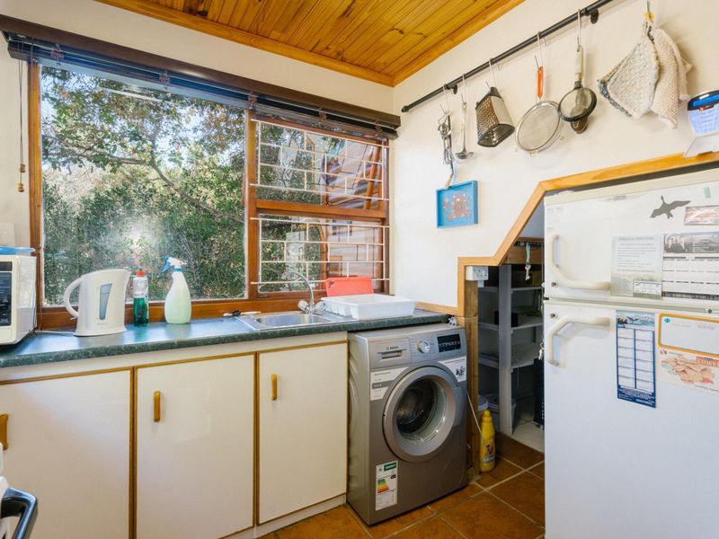 Wood Cabin Retreat in Nature Reserve • Lagoon, Beach Lifestyle, Hermanus - Photo 10