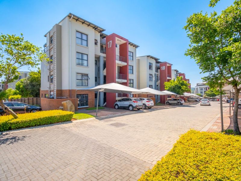 Stunning Two bed two bath apartment Priced to Sell - Photo 2