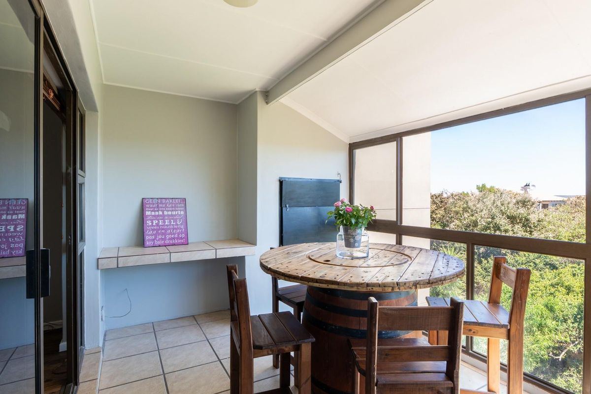 3-Bedroom Apartment With Lagoon Views in Langebaan Country Estate - Photo 3