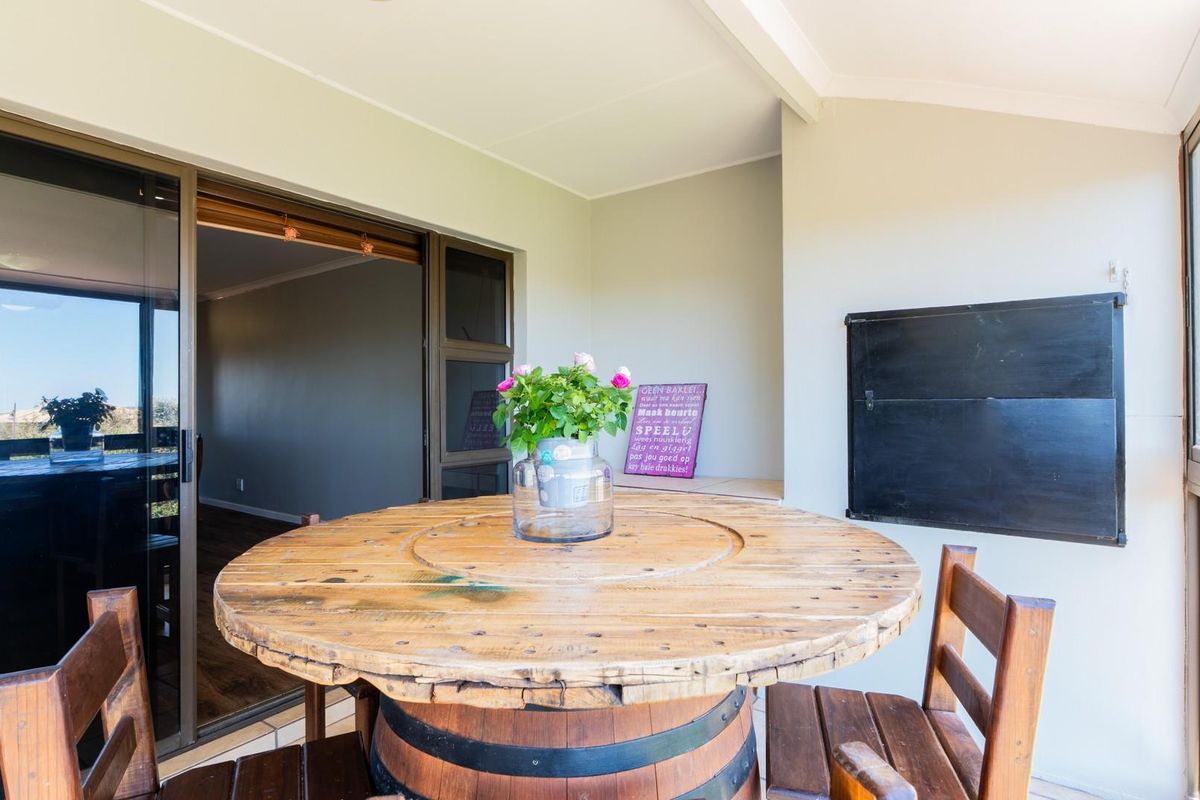 3-Bedroom Apartment With Lagoon Views in Langebaan Country Estate - Photo 4