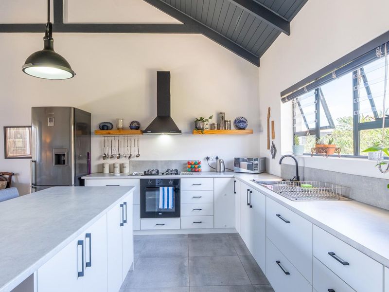 Also want to live in heaven?  Then buy property in beautiful Betty's Bay - Photo 8