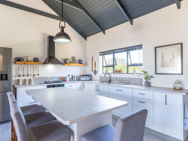 Also want to live in heaven?  Then buy property in beautiful Betty's Bay - Photo 6