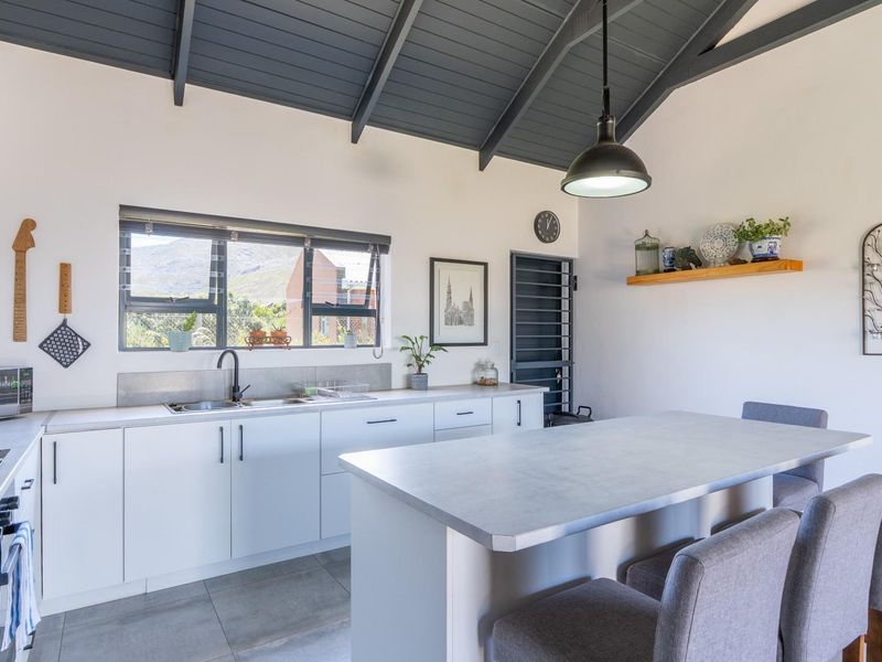 Also want to live in heaven?  Then buy property in beautiful Betty's Bay - Photo 7