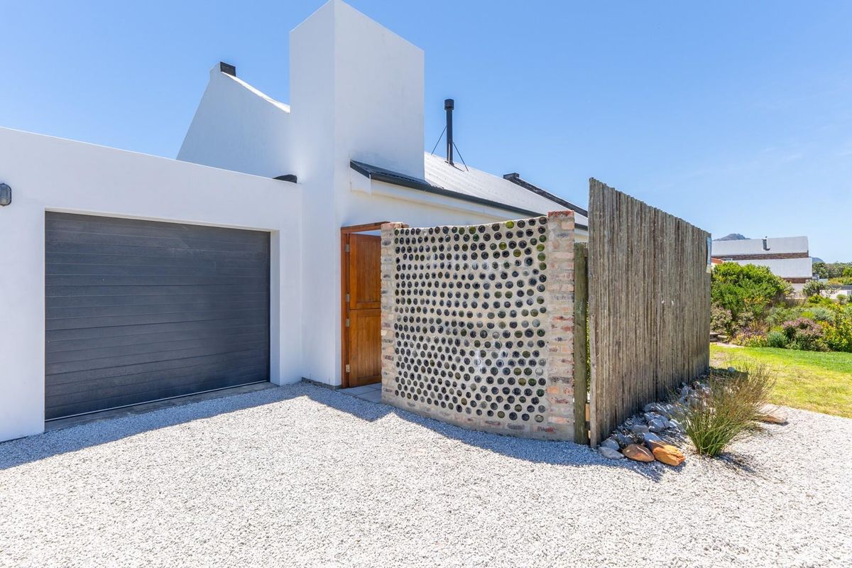 Also want to live in heaven?  Then buy property in beautiful Betty's Bay - Photo 2