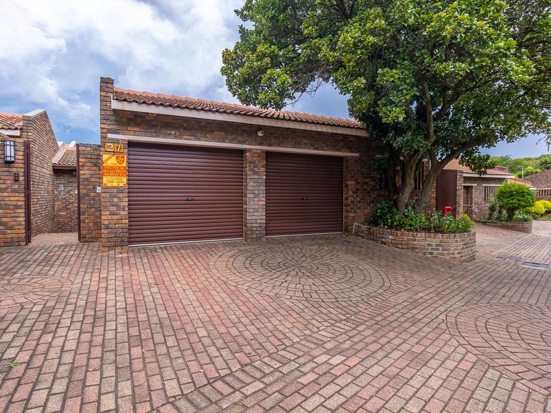 Your dream home awaits you - Photo 1