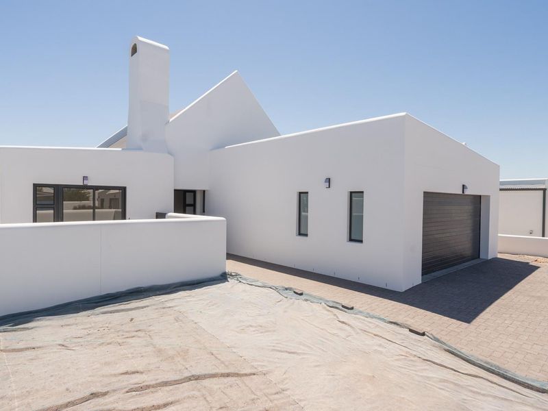 Brand New Home In Dolfynstrand, Dwarskersbos. - Photo 1