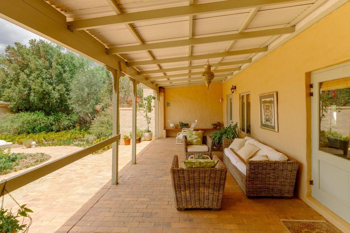 Character Home For Sale In Magical McGregor. - Photo 2