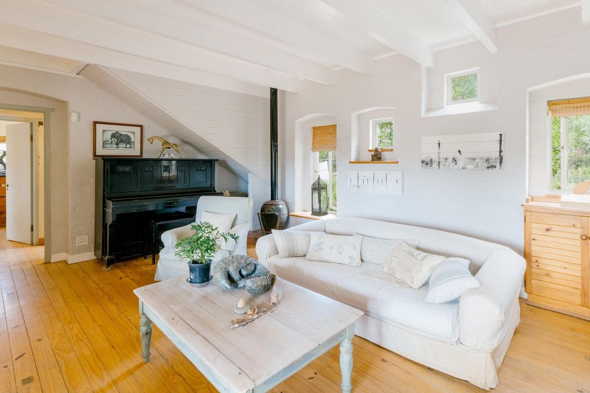 Character Home For Sale In Magical McGregor. - Photo 4