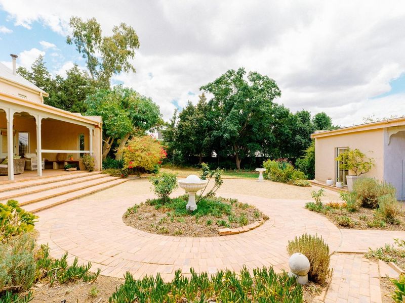 Character Home For Sale In Magical McGregor. - Photo 1
