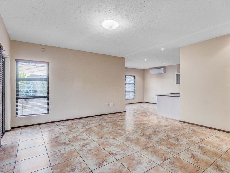 Income from Day One: Tenanted with Guaranteed returns - Photo 2