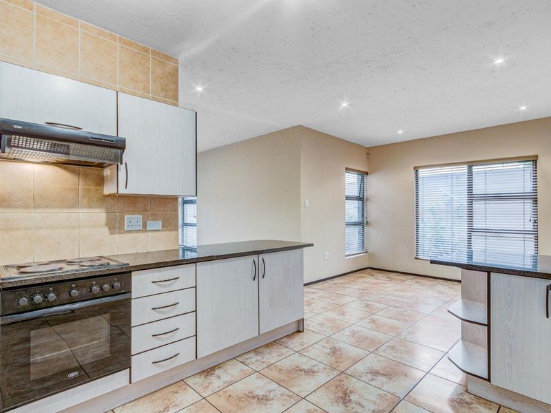 Income from Day One: Tenanted with Guaranteed returns - Photo 8