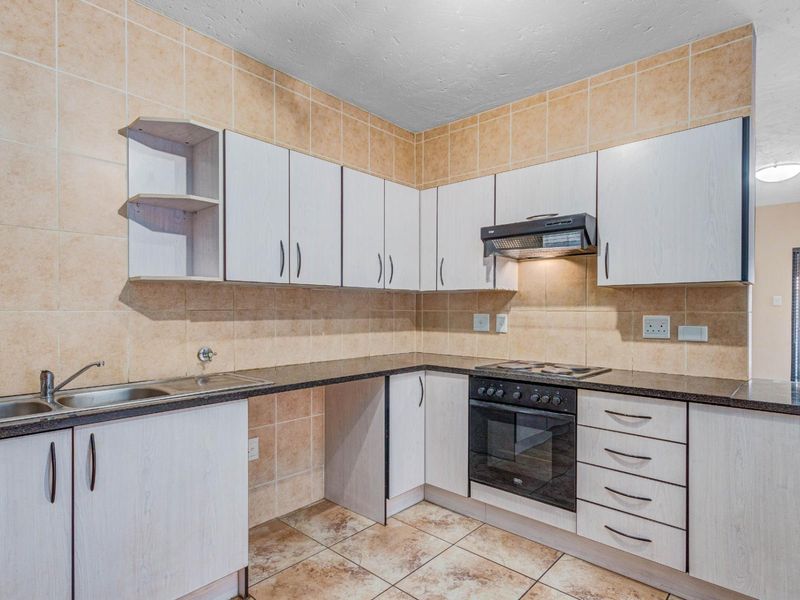 Income from Day One: Tenanted with Guaranteed returns - Photo 7