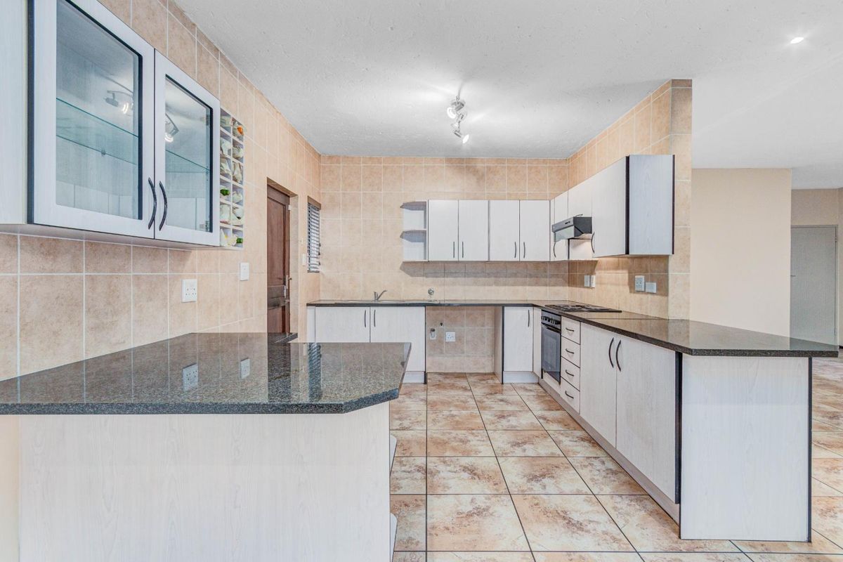 Income from Day One: Tenanted with Guaranteed returns - Photo 5