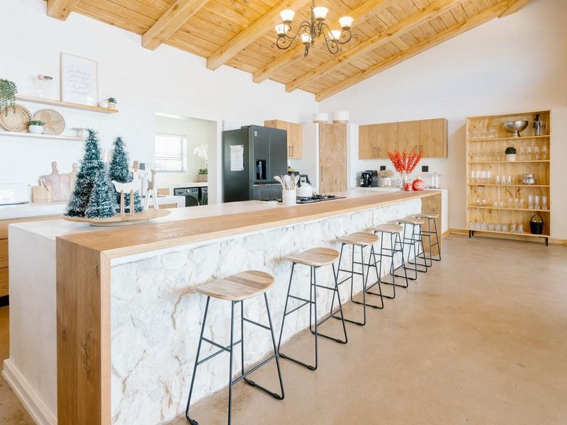 A Breath-Taking Masterpiece in Prestigious Upper Myburgh Park - Photo 2