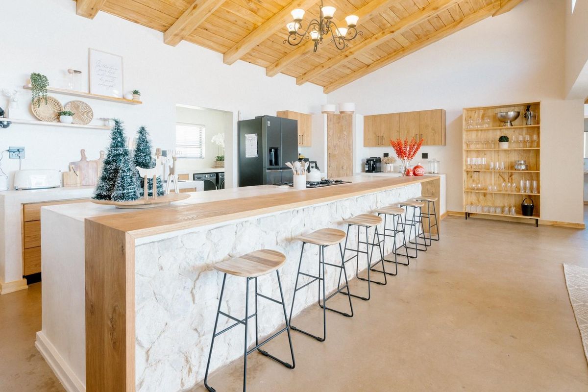 A Breath-Taking Masterpiece in Prestigious Upper Myburgh Park - Photo 2