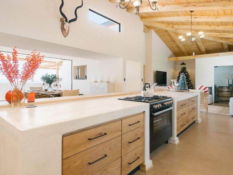 A Breath-Taking Masterpiece in Prestigious Upper Myburgh Park - Photo 4