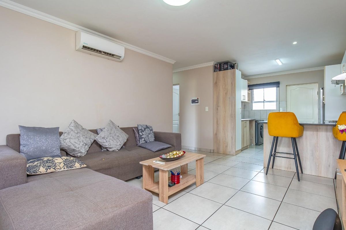 Modern 2-Bedroom, 2-Bathroom Ground-Floor Apartment in Cas-Mar security complex, Montana - Photo 3