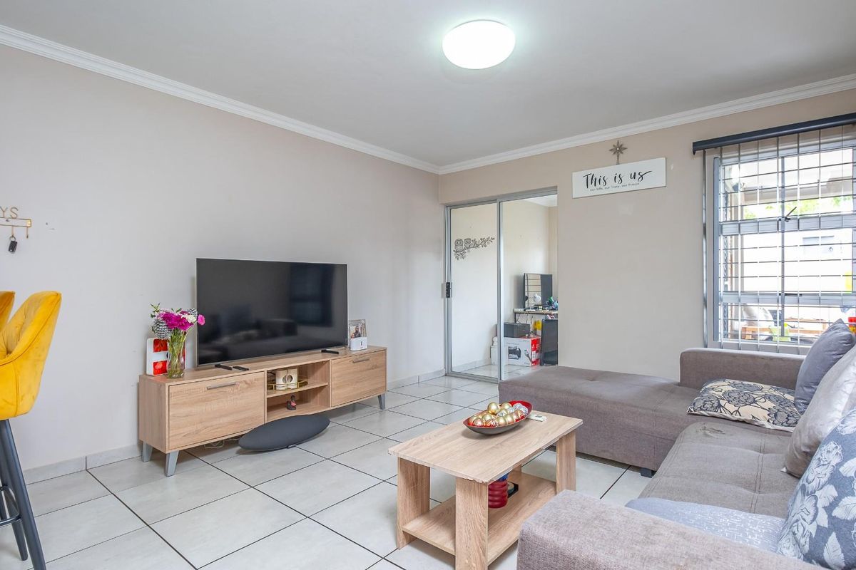 Modern 2-Bedroom, 2-Bathroom Ground-Floor Apartment in Cas-Mar security complex, Montana - Photo 2