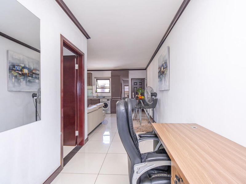 Smart, Stylish and Fun - 1-Bed Palm View Estate - Photo 10