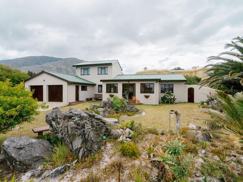 Home with a perfect location near Silver Sands beach in beautiful Betty's Bay - Photo 4