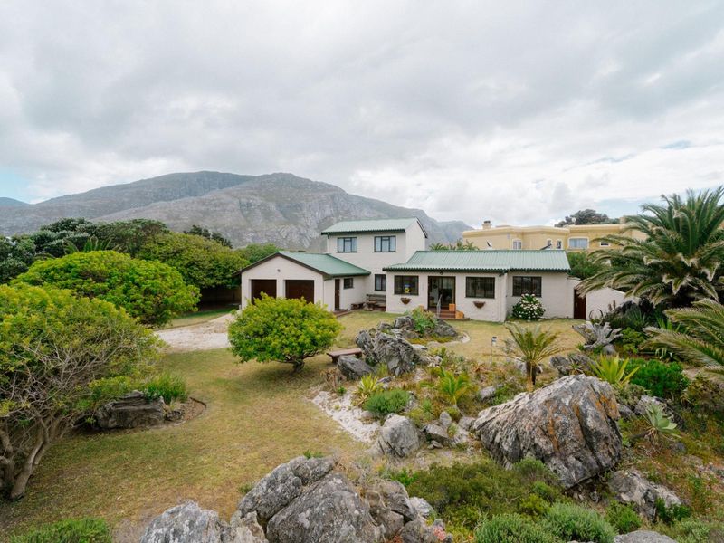 Home with a perfect location near Silver Sands beach in beautiful Betty's Bay - Photo 6