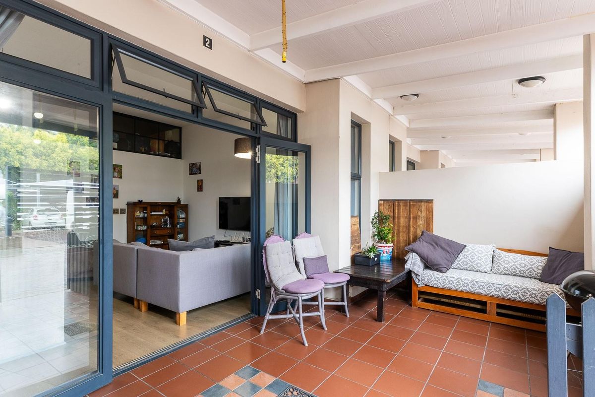 The Ultimate Knysna Central Hub: Modern, Secure and Perfectly Positioned - Photo 5