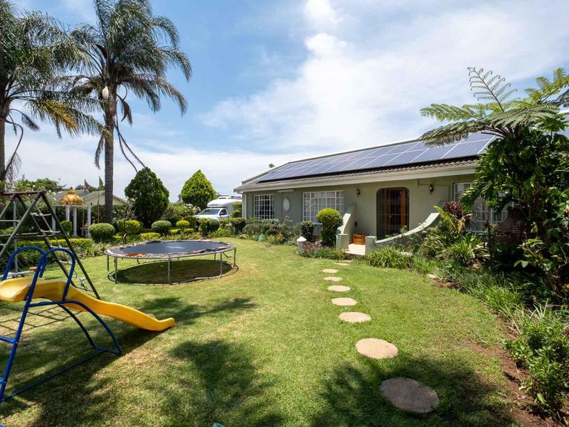 Neat and spacious family home in Howick West - Photo 6